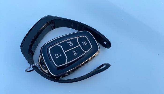 2021 Tata NEXON XZA PLUS PETROL, Petrol, Automatic, 66,326 km, Key Close Up