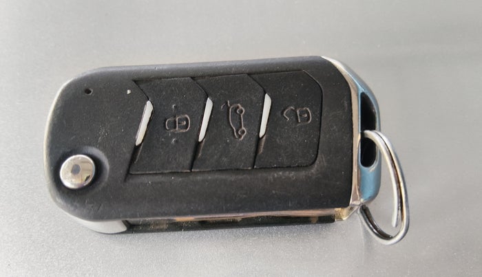 2019 Mahindra MARAZZO M8 7 STR, Diesel, Manual, 1,50,091 km, Key Close Up