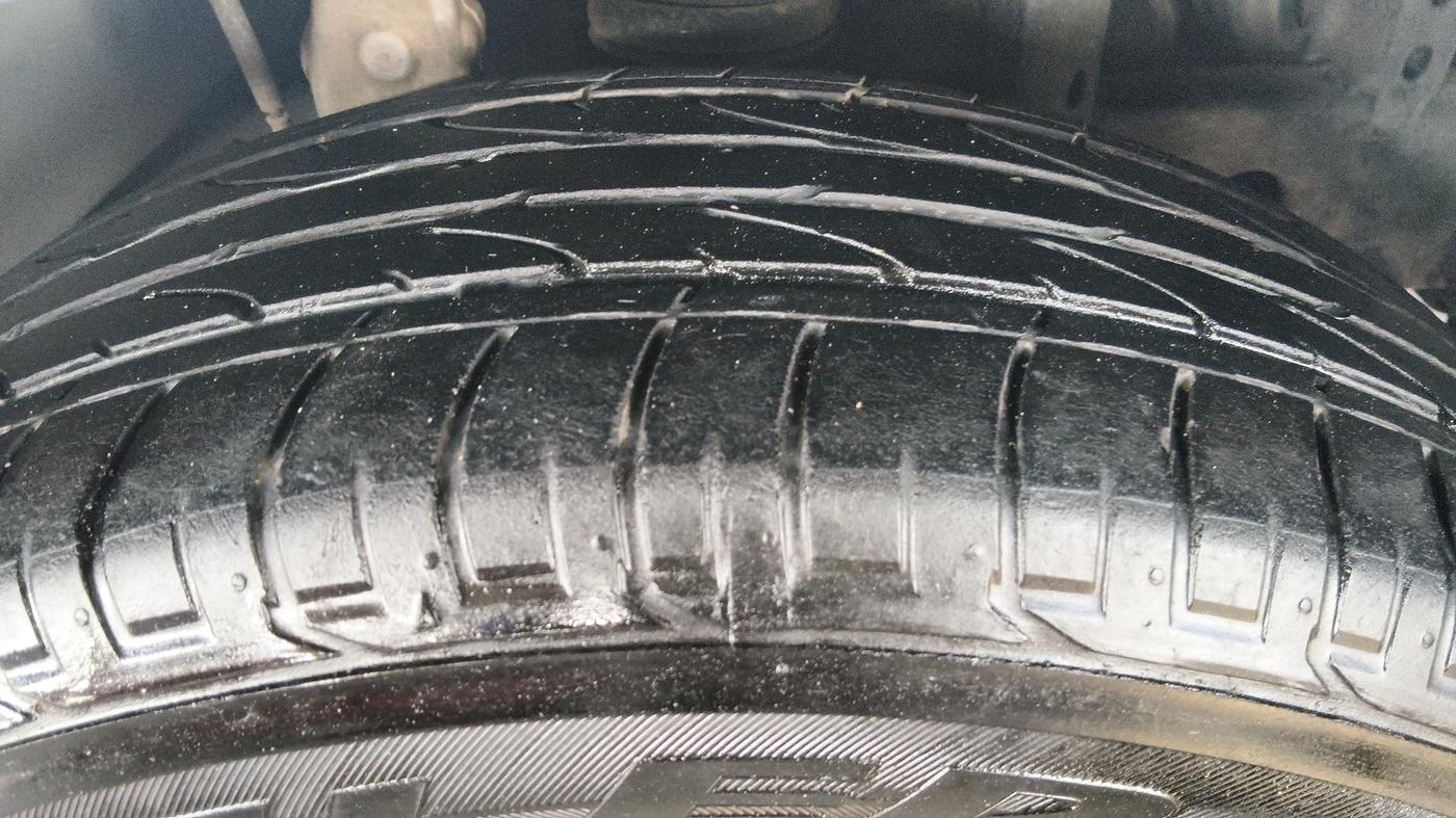 2019 Mahindra MARAZZO M8 7 STR, Diesel, Manual, 1,50,091 km, Right Front Tyre Tread