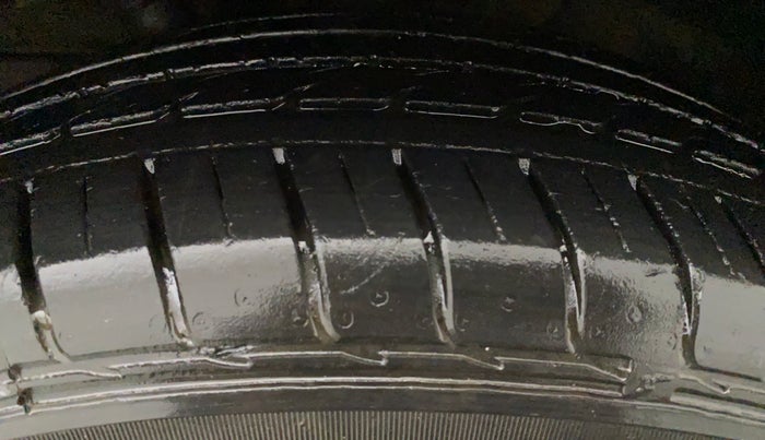 2017 Hyundai Creta E PLUS 1.6 PETROL, Petrol, Manual, 25,467 km, Left Front Tyre Tread