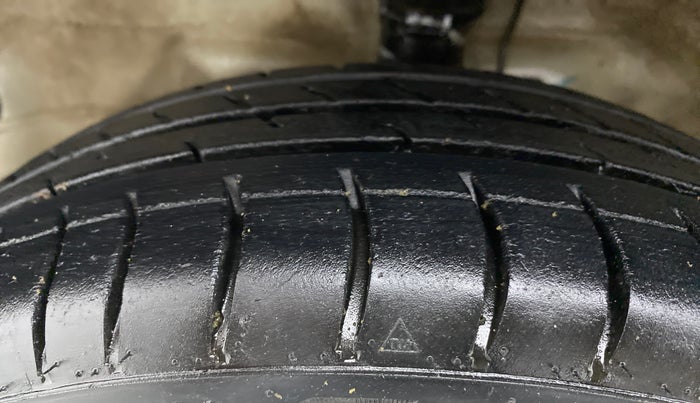 2018 Maruti Wagon R 1.0 VXI AMT, CNG, Automatic, 41,338 km, Left Front Tyre Tread