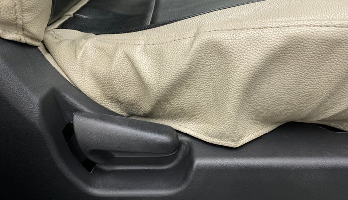 2018 Maruti Wagon R 1.0 VXI AMT, CNG, Automatic, 41,338 km, Driver Side Adjustment Panel