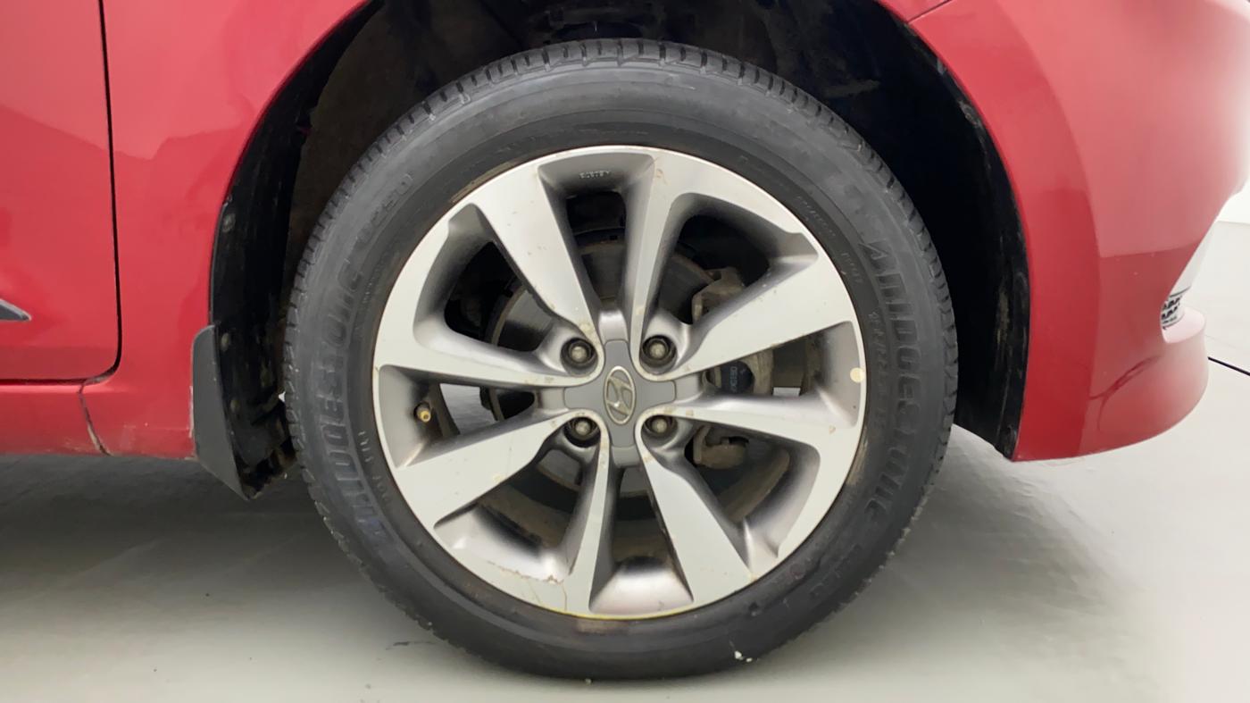 2015 Hyundai Elite i20 Sportz(O) 1.2 VTVT MT, Petrol, Manual, 42,063 km, Right Front Wheel