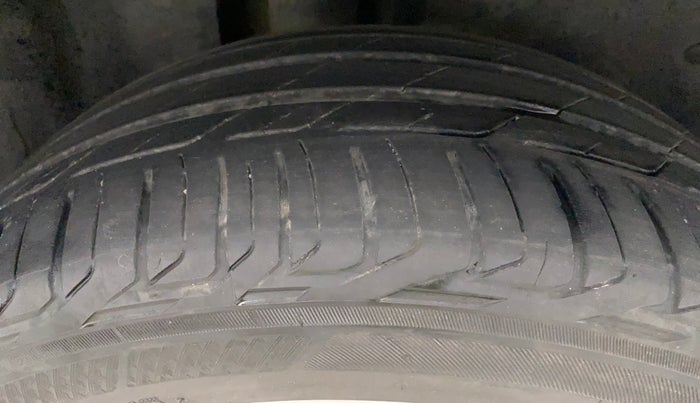 2021 MG HECTOR SHARP 1.5 PETROL CVT, Petrol, Automatic, 42,910 km, Right Front Tyre Tread