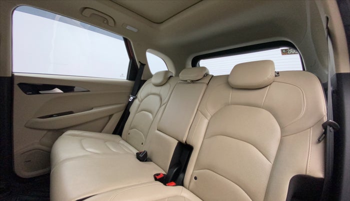 2021 MG HECTOR SHARP 1.5 PETROL CVT, Petrol, Automatic, 42,910 km, Right Side Rear Door Cabin