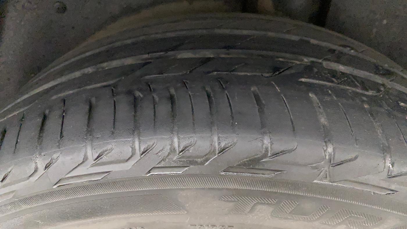 2021 MG HECTOR SHARP 1.5 PETROL CVT, Petrol, Automatic, 42,910 km, Left Rear Tyre Tread