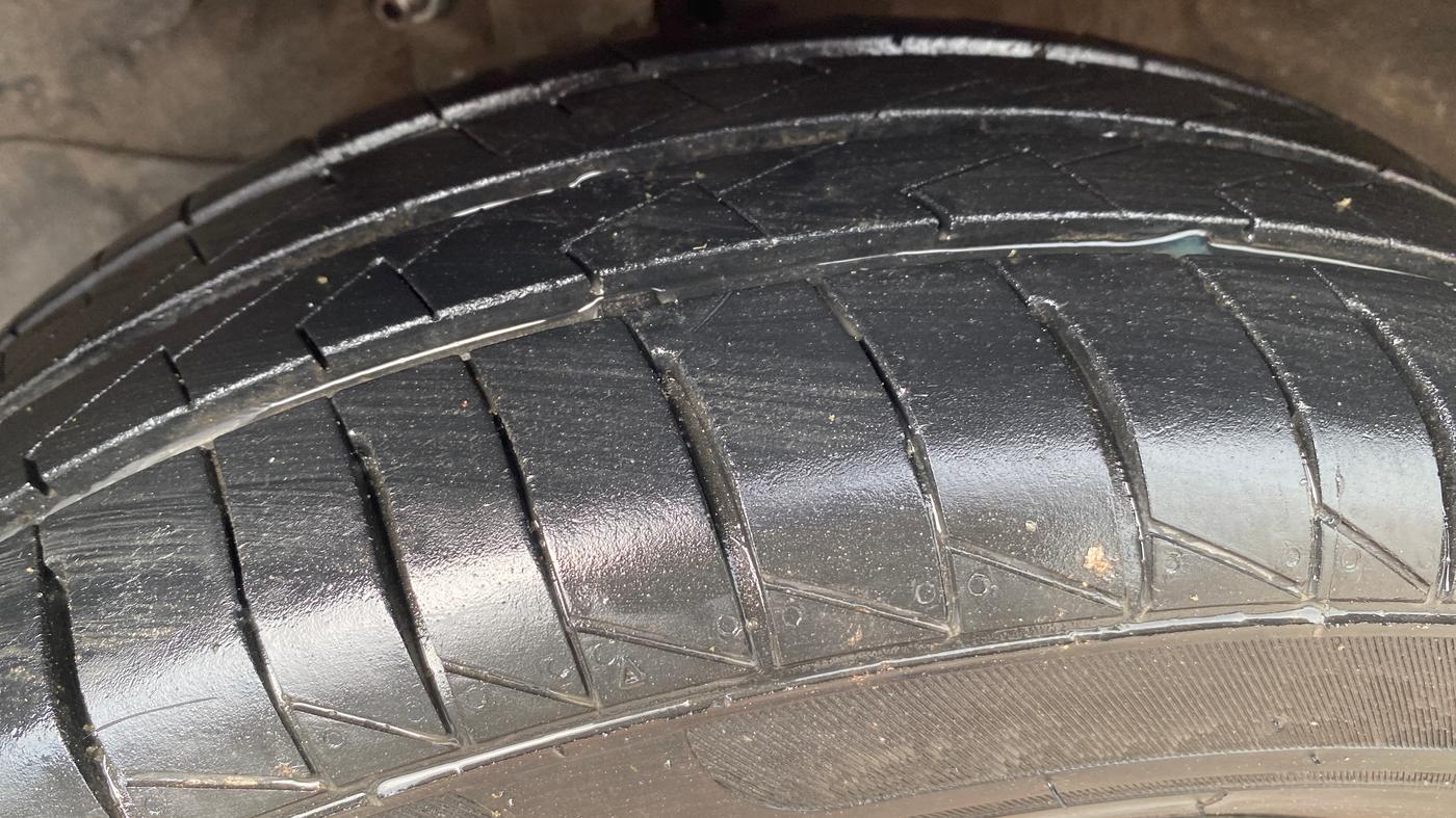 2014 Honda Amaze 1.2L I-VTEC S, Petrol, Manual, 75,648 km, Left Front Tyre Tread