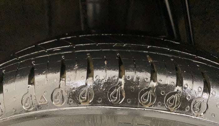 2021 Renault Kwid RXT 1.0 (O), Petrol, Manual, 18,502 km, Right Rear Tyre Tread