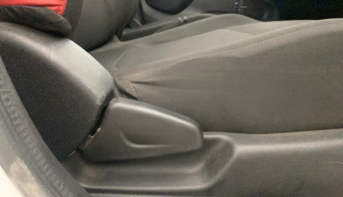 2021 Renault Kwid RXT 1.0 (O), Petrol, Manual, 18,502 km, Driver Side Adjustment Panel