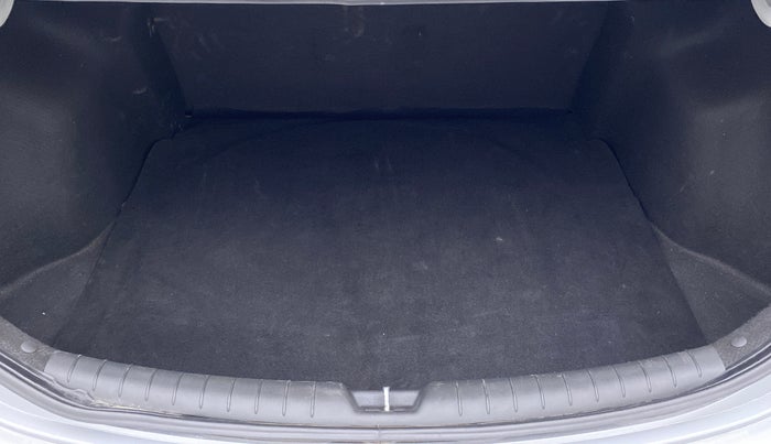 2019 Hyundai Verna 1.6 SX VTVT AT (O), Petrol, Automatic, 31,605 km, Boot Inside
