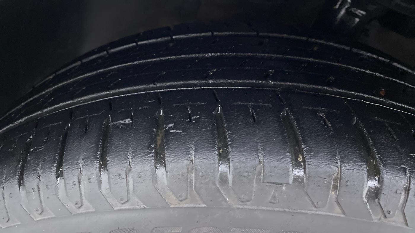 2019 Hyundai Verna 1.6 SX VTVT AT (O), Petrol, Automatic, 31,605 km, Left Front Tyre Tread