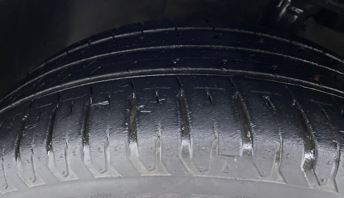 2019 Hyundai Verna 1.6 SX VTVT AT (O), Petrol, Automatic, 31,605 km, Left Front Tyre Tread