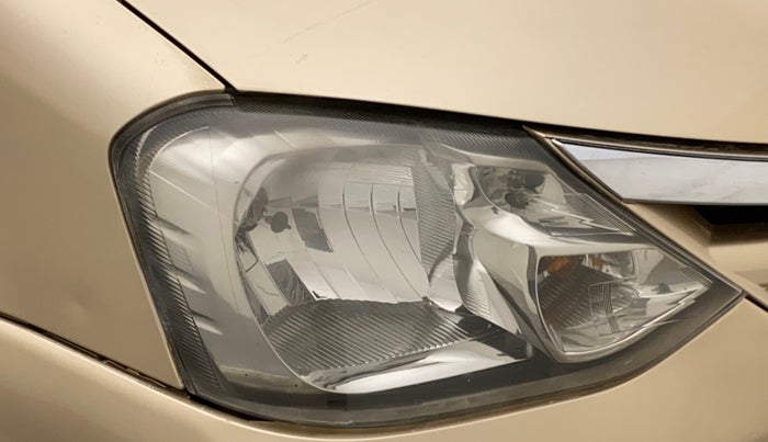 2011 Toyota Etios G, Petrol, Manual, 1,00,303 km, Right headlight - Minor scratches