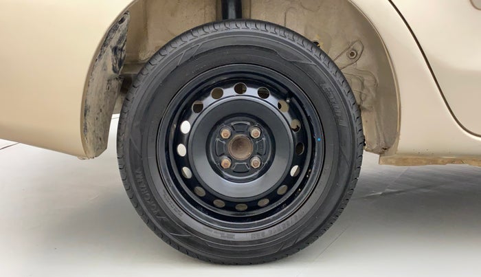 2011 Toyota Etios G, Petrol, Manual, 1,00,303 km, Right Rear Wheel