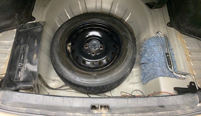 2011 Toyota Etios G, Petrol, Manual, 1,00,303 km, Spare Tyre