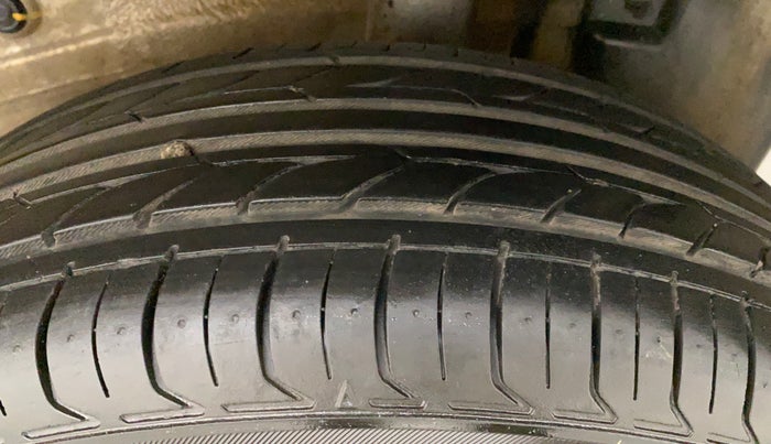 2011 Toyota Etios G, Petrol, Manual, 1,00,303 km, Left Rear Tyre Tread