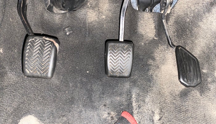 2011 Toyota Etios G, Petrol, Manual, 1,00,303 km, Pedals