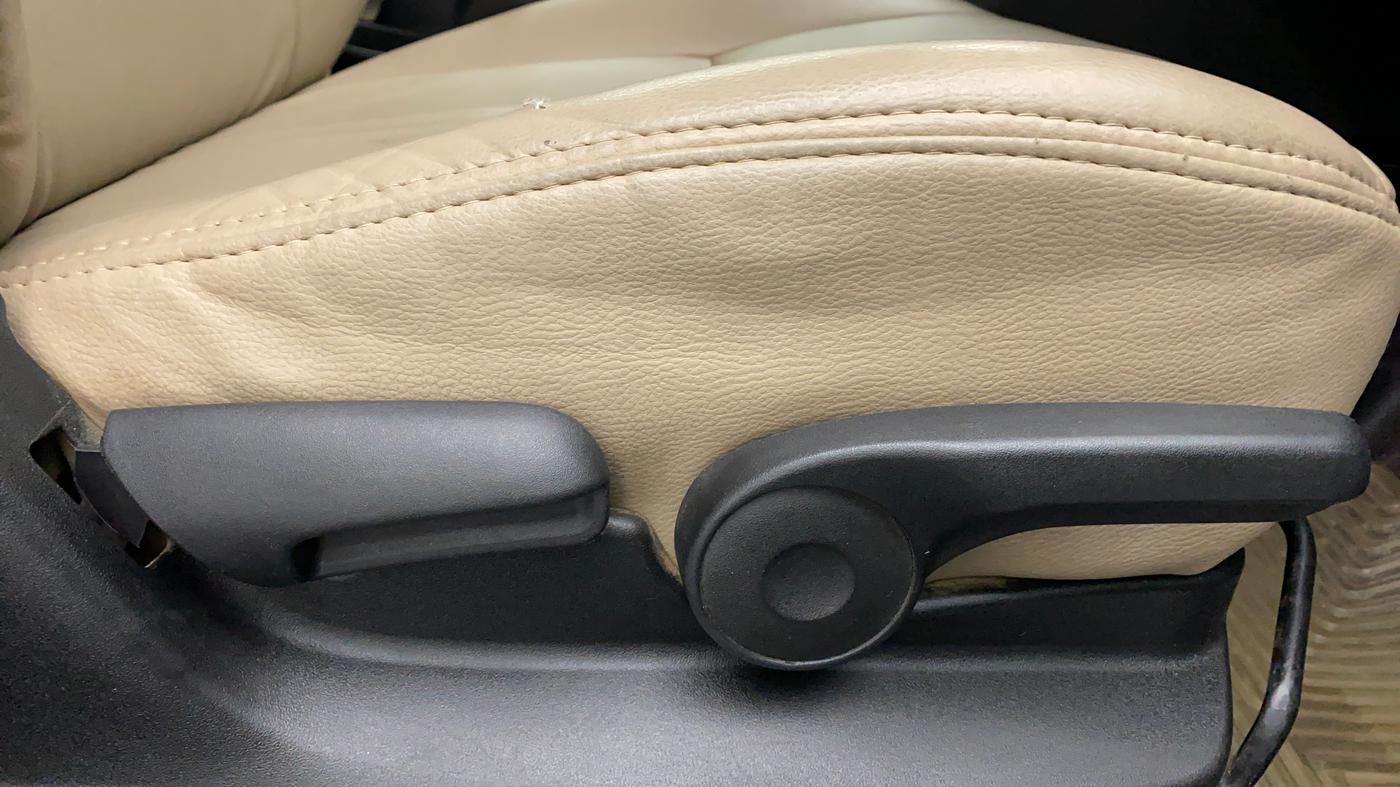 2018 Maruti Vitara Brezza ZDI AMT, Diesel, Automatic, 98,309 km, Driver Side Adjustment Panel