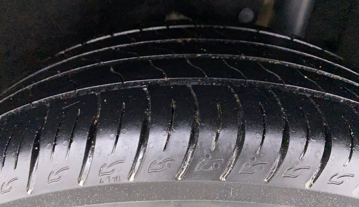 2018 Maruti Vitara Brezza ZDI AMT, Diesel, Automatic, 98,309 km, Left Rear Tyre Tread