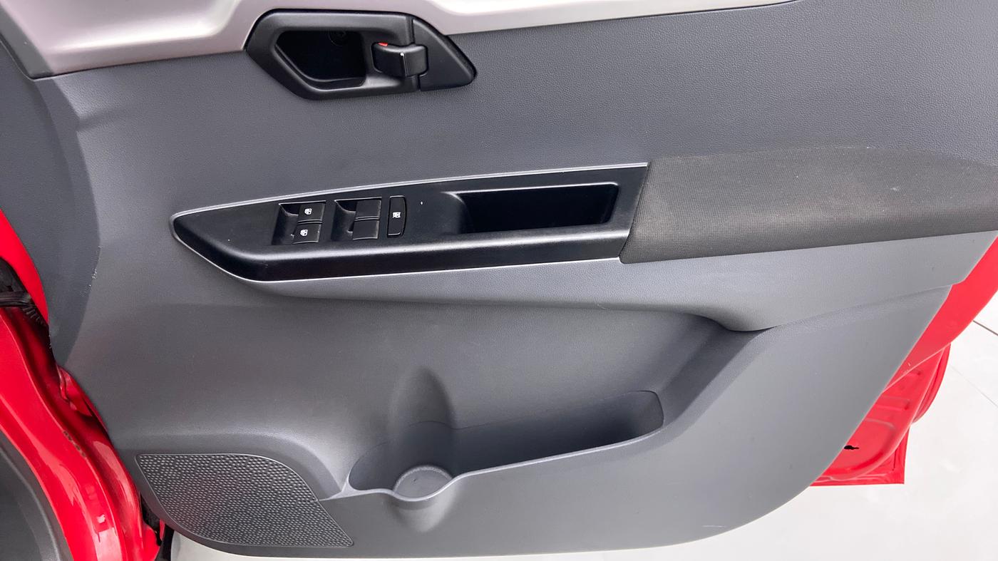 2020 Mahindra KUV 100 NXT K6+ P 6 STR, Petrol, Manual, 60,172 km, Driver Side Door Panels Control