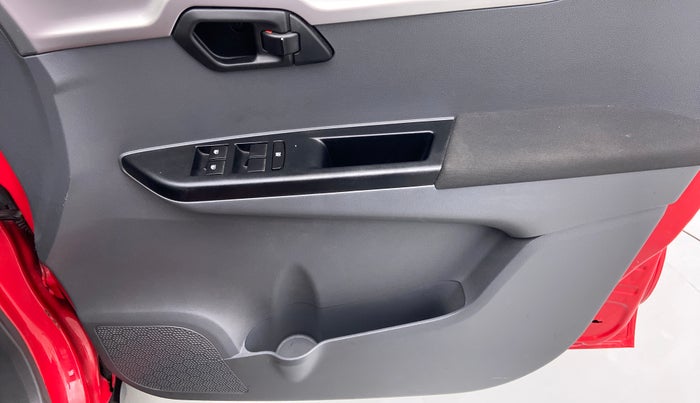 2020 Mahindra KUV 100 NXT K6+ P 6 STR, Petrol, Manual, 60,172 km, Driver Side Door Panels Control