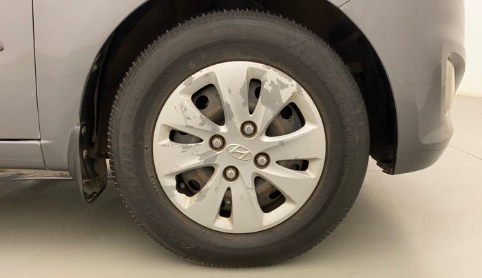 2011 Hyundai i10 MAGNA 1.2, Petrol, Manual, 1,10,443 km, Right Front Wheel