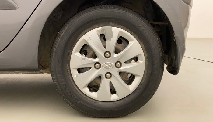 2011 Hyundai i10 MAGNA 1.2, Petrol, Manual, 1,10,443 km, Left Rear Wheel