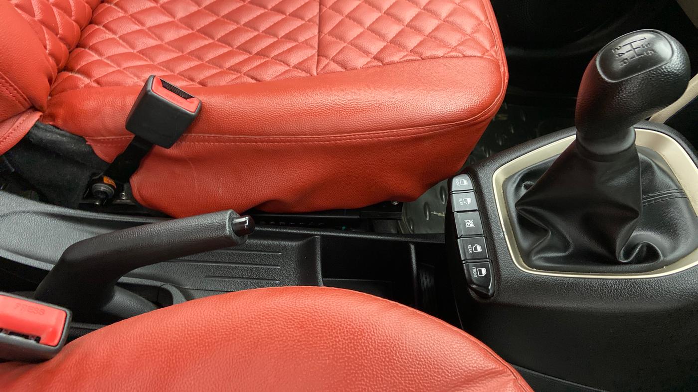 2019 Hyundai NEW SANTRO SPORTZ 1.1, Petrol, Manual, 10,632 km, Gear Lever