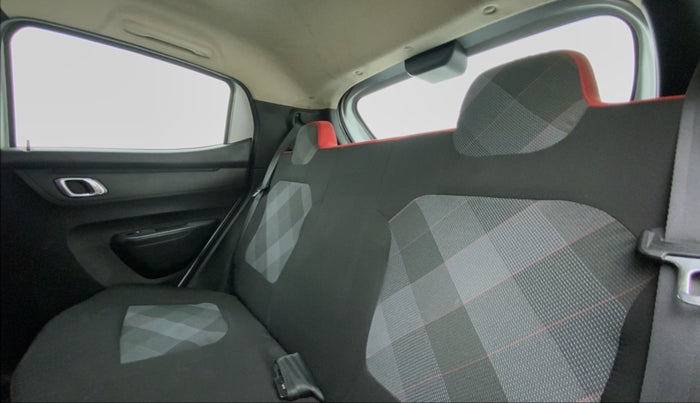 2020 Renault Kwid 1.0 RXT Opt AT, Petrol, Automatic, 13,095 km, Right Side Rear Door Cabin