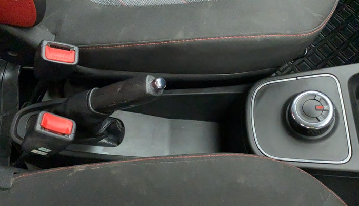 2020 Renault Kwid 1.0 RXT Opt AT, Petrol, Automatic, 13,095 km, Gear Lever