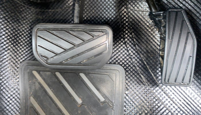 2021 Maruti Swift ZXI AMT, Petrol, Automatic, 40,335 km, Pedals