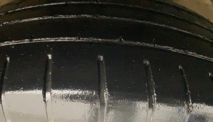 2021 Maruti Swift ZXI AMT, Petrol, Automatic, 40,335 km, Right Front Tyre Tread