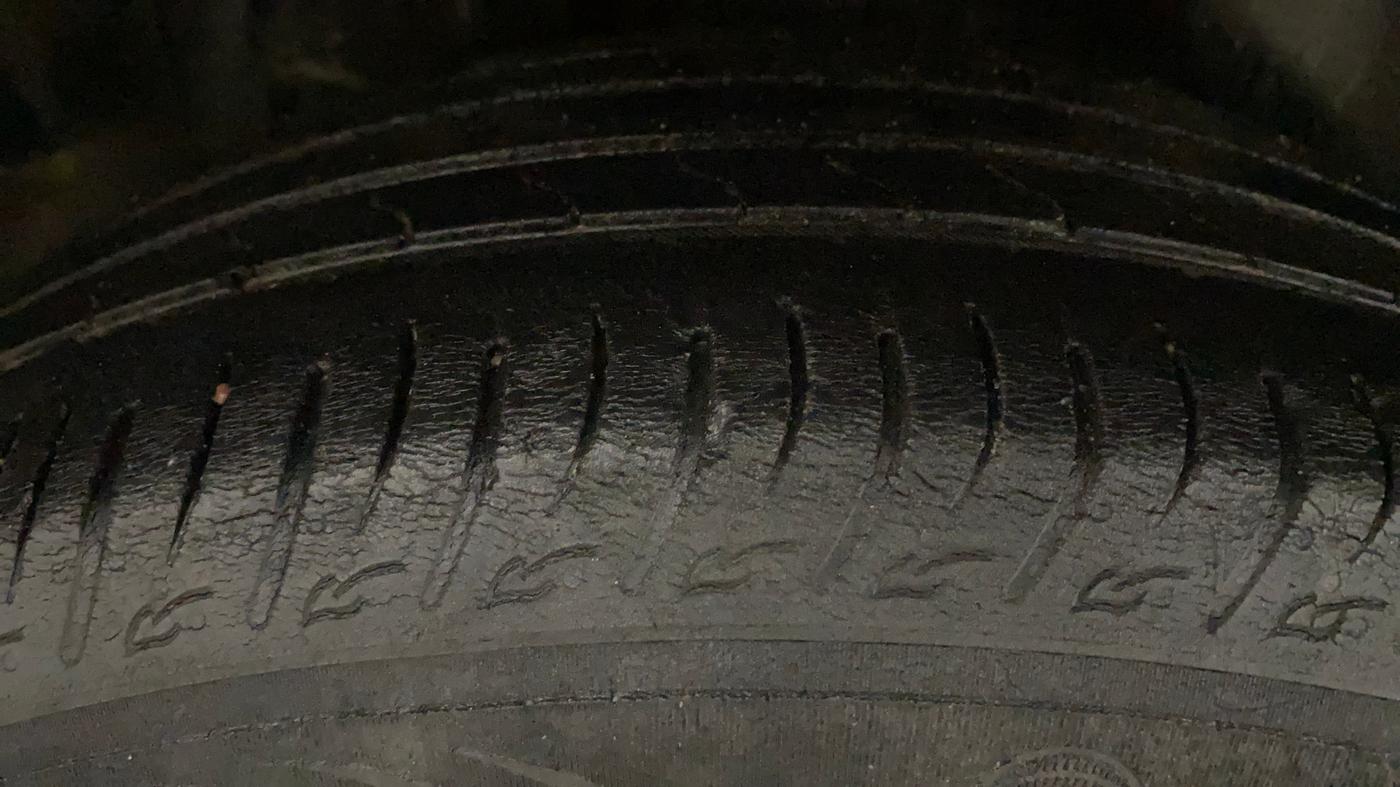 2023 Maruti BREZZA ZXI + SMART HYBRID, Petrol, Manual, 73,681 km, Right Rear Tyre Tread