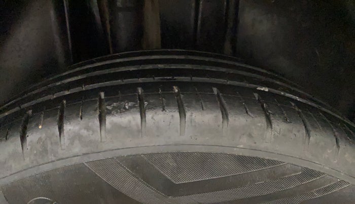 2022 Skoda KUSHAQ AMBITION 1.0L TSI MT, Petrol, Manual, 60,419 km, Right Rear Tyre Tread