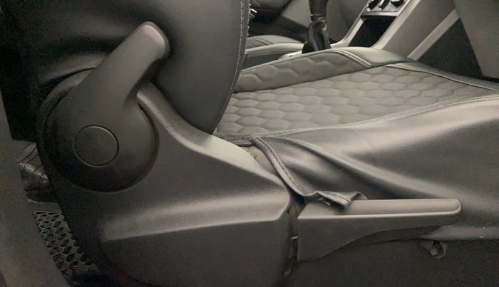 2022 Skoda KUSHAQ AMBITION 1.0L TSI MT, Petrol, Manual, 60,419 km, Driver Side Adjustment Panel