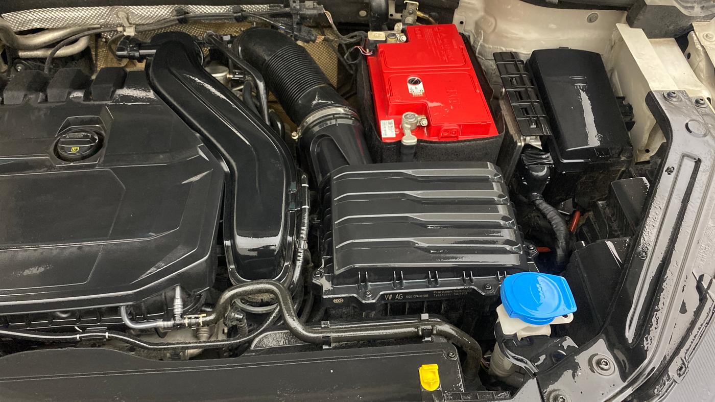 2020 Skoda Karoq STYLE 1.5 TSI AT, Petrol, Automatic, 1,05,516 km, Engine View - Left