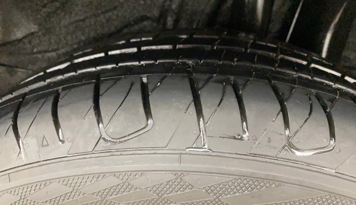 2020 KIA SONET GTX PLUS 1.0 IMT, Petrol, Manual, 92,943 km, Left Rear Tyre Tread