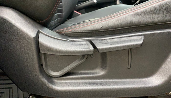 2020 KIA SONET GTX PLUS 1.0 IMT, Petrol, Manual, 92,943 km, Driver Side Adjustment Panel