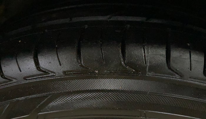 2015 Hyundai Grand i10 ASTA 1.2 KAPPA VTVT, CNG, Manual, 78,834 km, Left Rear Tyre Tread