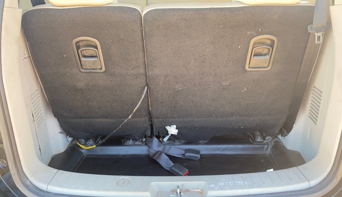 2024 Mahindra MARAZZO M2 8 STR, Diesel, Manual, 84,741 km, Boot Inside