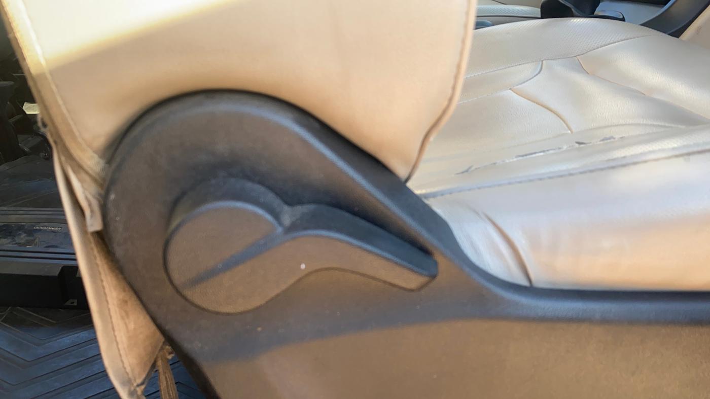 2019 Mahindra MARAZZO M2 8 STR, Diesel, Manual, 84,800 km, Driver Side Adjustment Panel