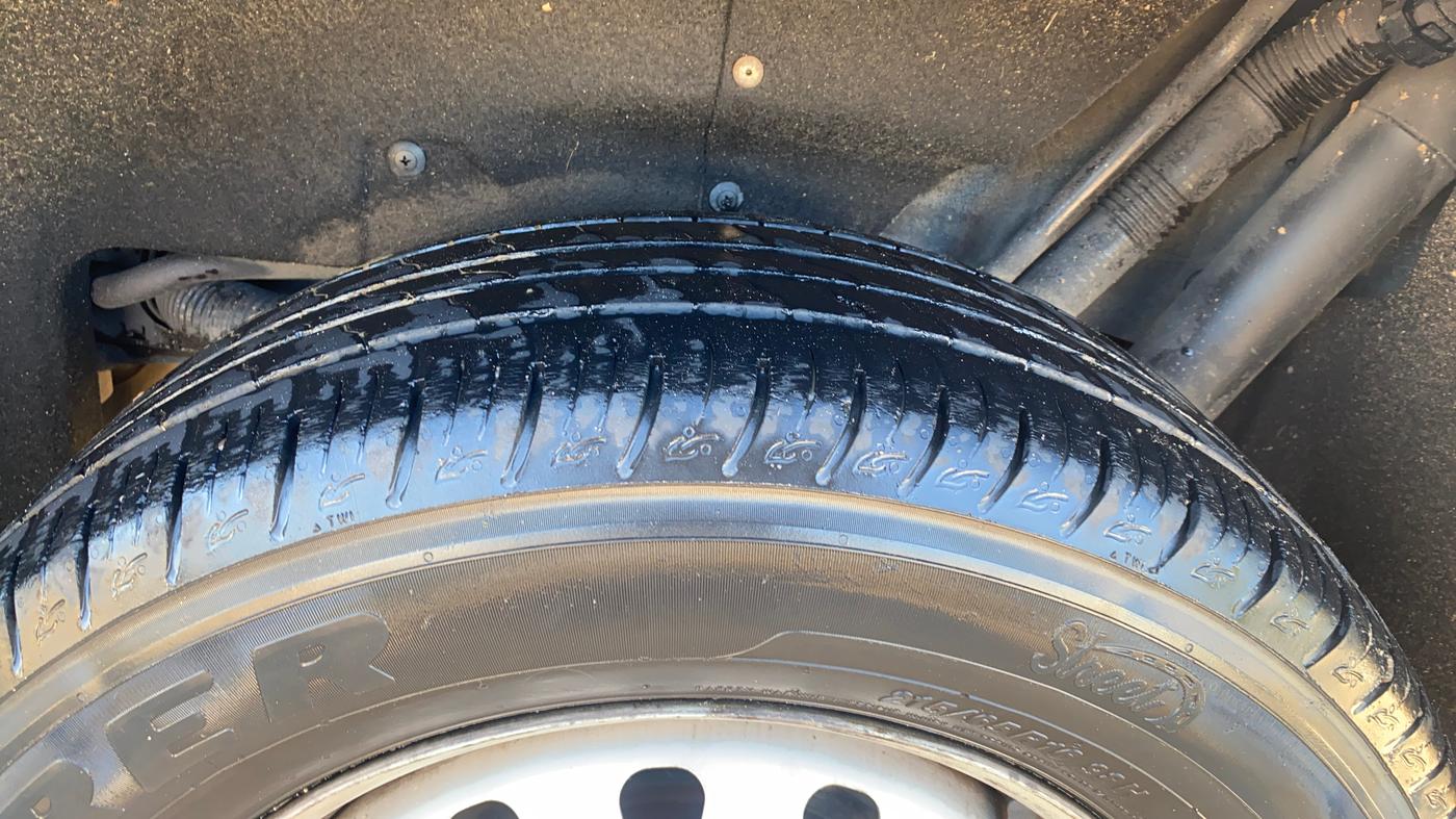 2019 Mahindra MARAZZO M2 8 STR, Diesel, Manual, 84,800 km, Left Rear Tyre Tread
