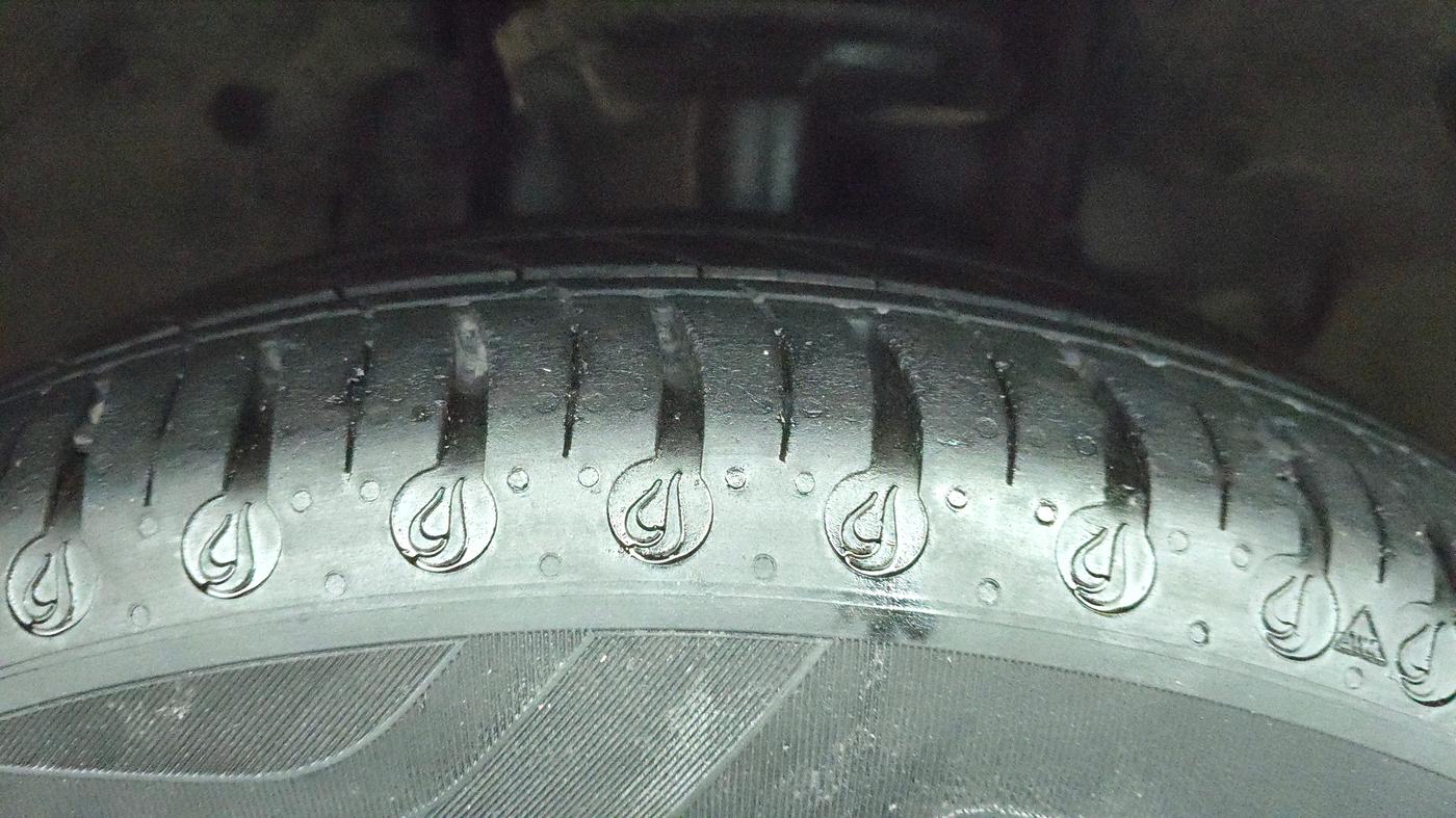 2024 Tata TIGOR XZA Plus iCNG , CNG, Automatic, 25,300 km, Right Front Tyre Tread