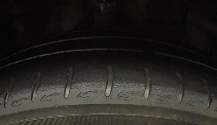 2023 Hyundai GRAND I10 NIOS ASTA 1.2 KAPPA VTVT, Petrol, Manual, 41,631 km, Right Front Tyre Tread