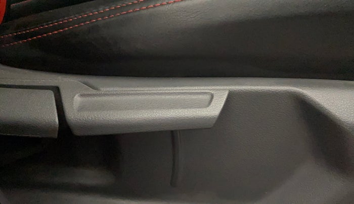 2023 Hyundai GRAND I10 NIOS ASTA 1.2 KAPPA VTVT, Petrol, Manual, 41,631 km, Driver Side Adjustment Panel