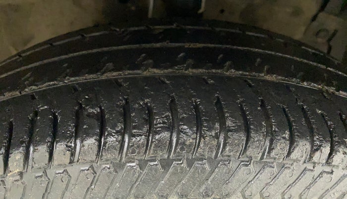 2012 Maruti Swift Dzire LXI, Petrol, Manual, 94,288 km, Right Front Tyre Tread