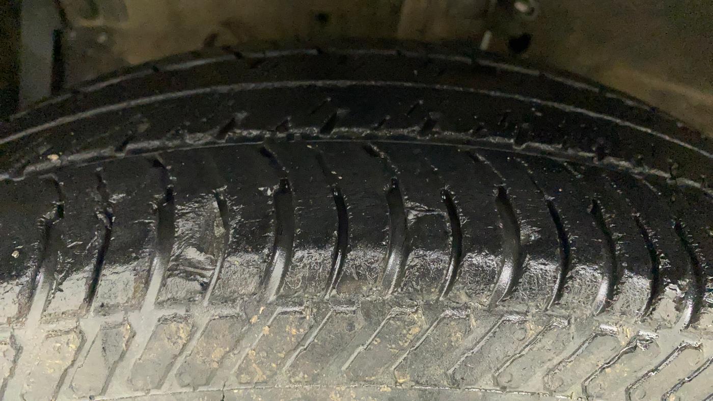 2012 Maruti Swift Dzire LXI, Petrol, Manual, 94,288 km, Left Front Tyre Tread