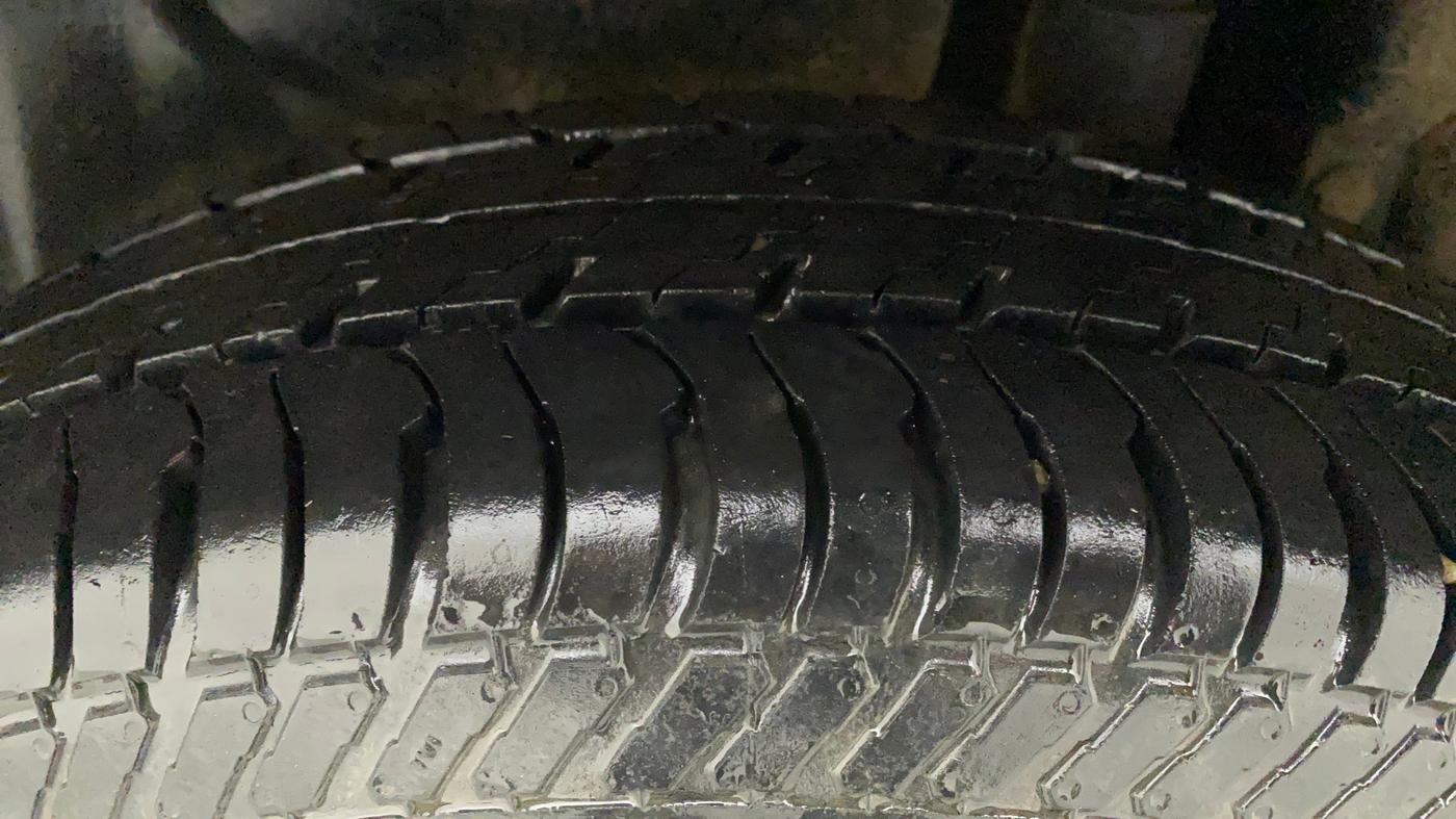 2012 Maruti Swift Dzire LXI, Petrol, Manual, 94,288 km, Left Rear Tyre Tread
