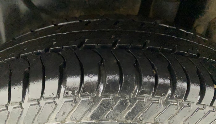 2012 Maruti Swift Dzire LXI, Petrol, Manual, 94,288 km, Left Rear Tyre Tread