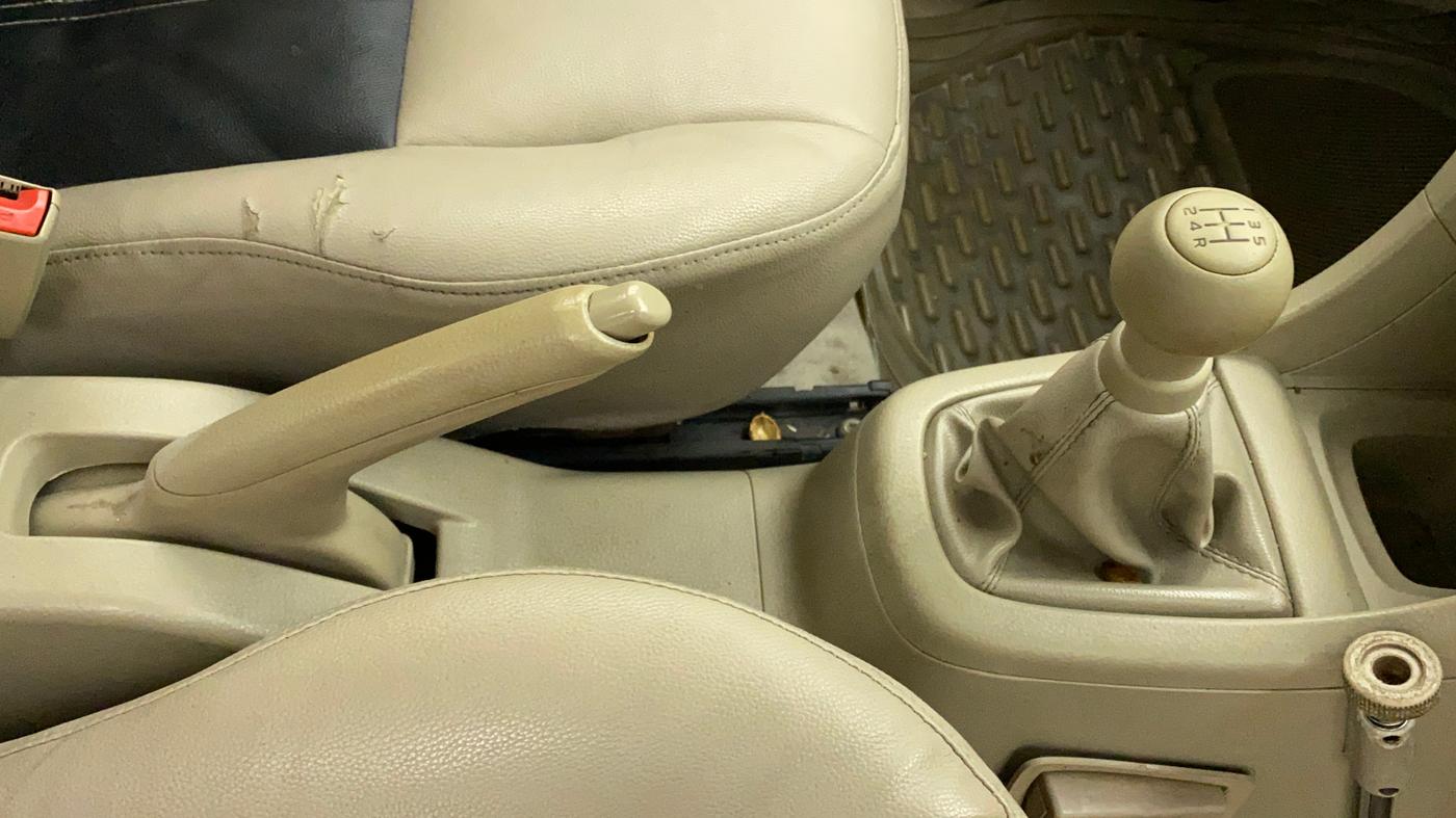 2012 Maruti Swift Dzire LXI, Petrol, Manual, 94,288 km, Gear Lever